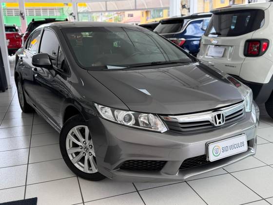 HONDA CIVIC 1.8 LXS 16V FLEX 4P AUTOMÁTICO HONDA CIVIC 1.8 LXS 16V FLEX 4P AUTOMÁTICO